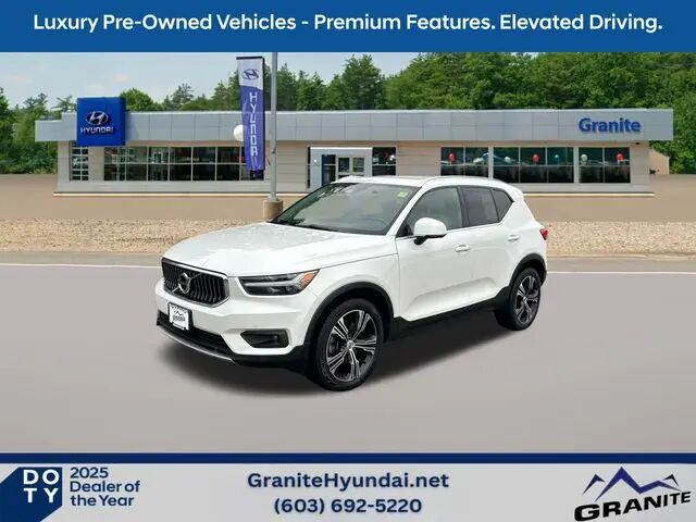 2021 Volvo XC40 T5 Inscription — photo 1 of 13