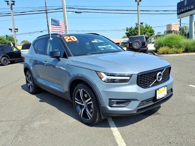 2020 Volvo XC40 T5 R-Design