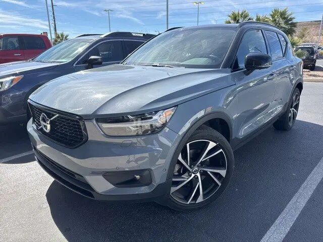 2021 Volvo XC40 T5 R-Design