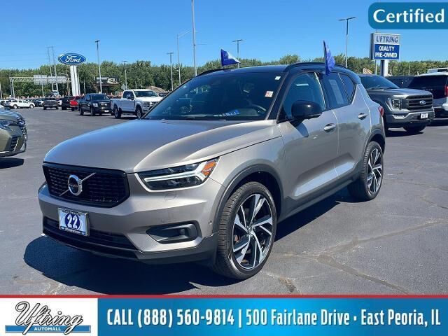 2022 Volvo XC40 T5 R-Design