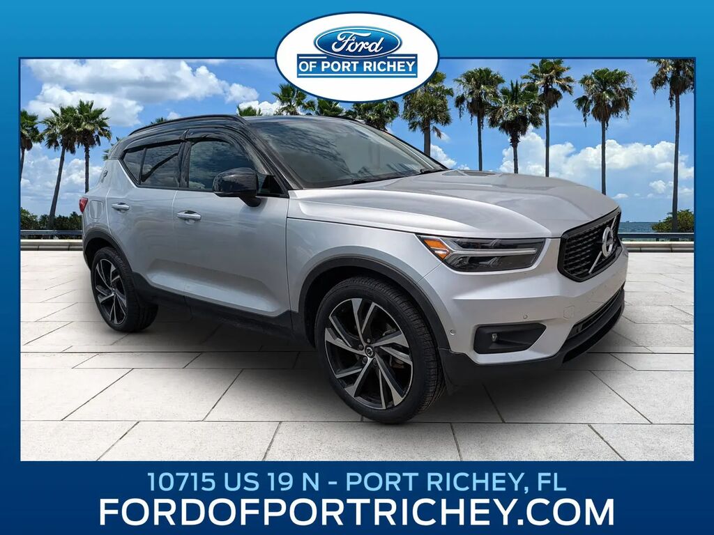 2019 Volvo XC40 T5 R-Design — photo 1 of 13