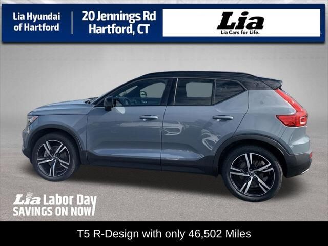 2020 Volvo XC40 T5 R-Design — photo 1 of 13