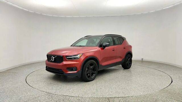 2019 Volvo XC40 T5 Momentum