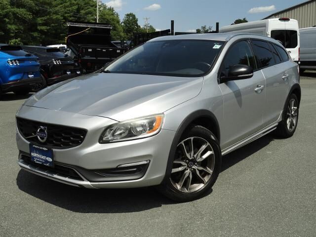 2015 Volvo V60 Cross Country T5