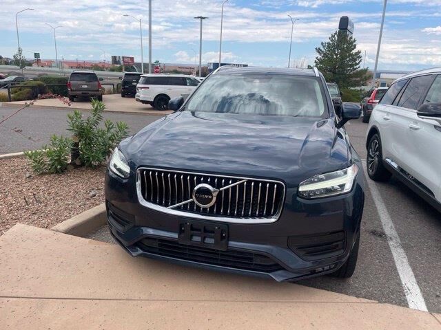 2020 Volvo XC90 T6 Momentum 7-Passenger
