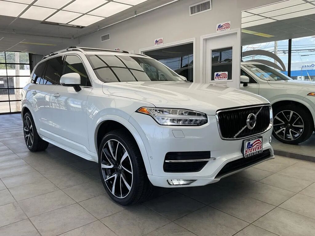2018 Volvo XC90 T6 Momentum