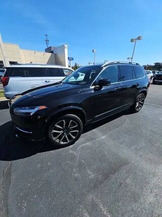 2019 Volvo XC90 T6 Momentum