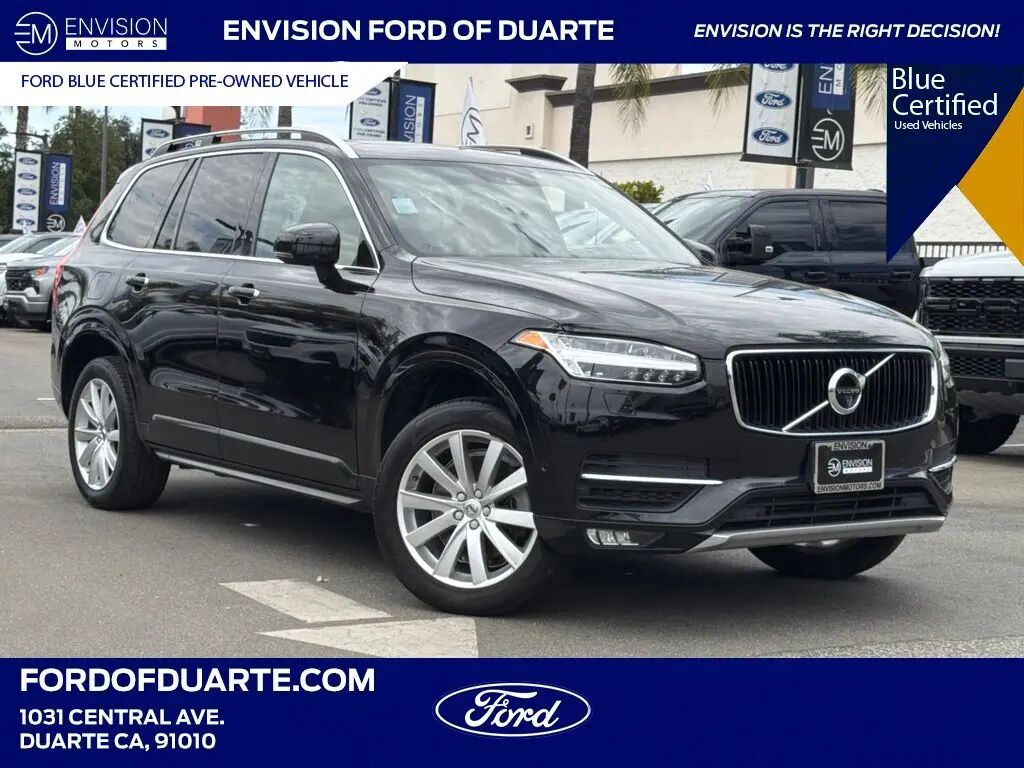 2018 Volvo XC90 T6 Momentum — photo 1 of 11