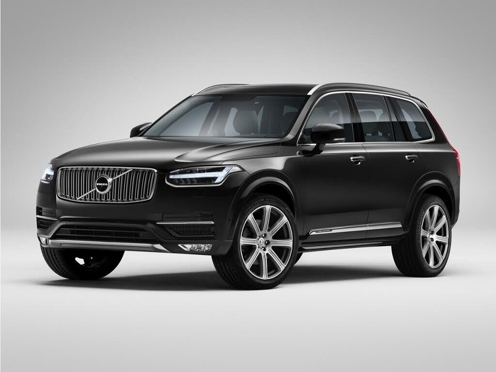2018 Volvo XC90 T6 Momentum — photo 1 of 1