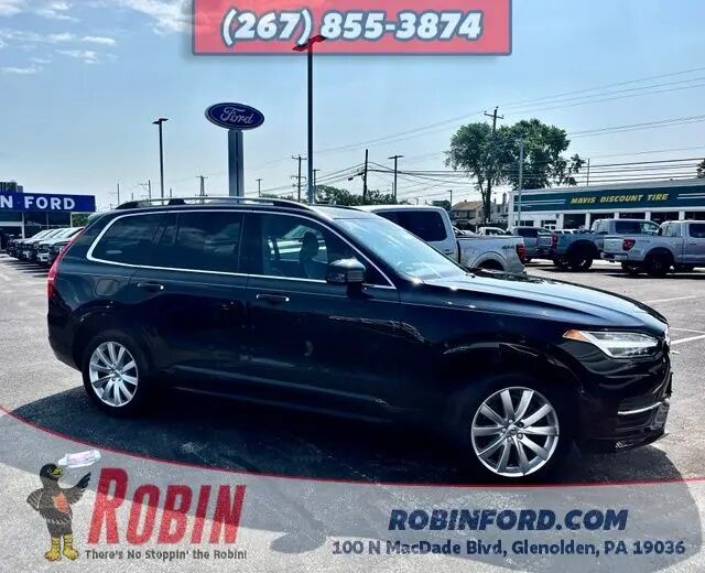 2016 Volvo XC90 T6 Momentum