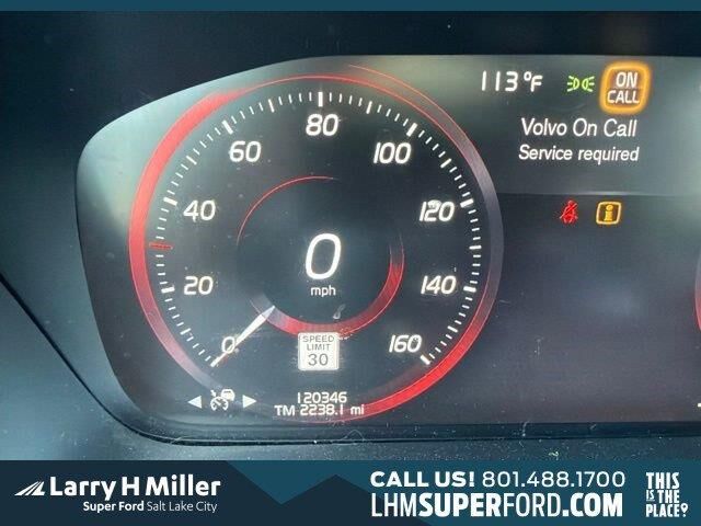 2017 Volvo XC90 T6 Momentum