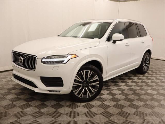 2020 Volvo XC90 T6 Momentum 7-Passenger