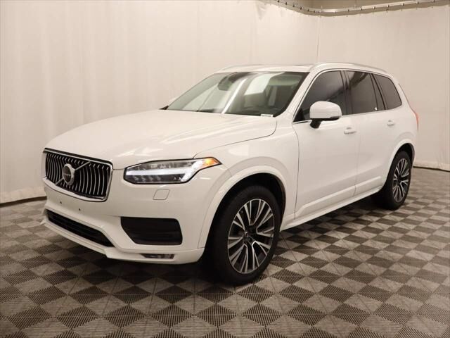 2020 Volvo XC90 T6 Momentum 7-Passenger