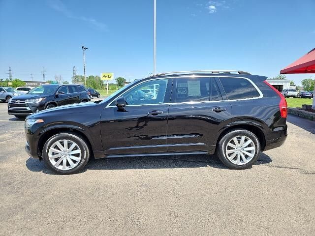2018 Volvo XC90 T6 Momentum