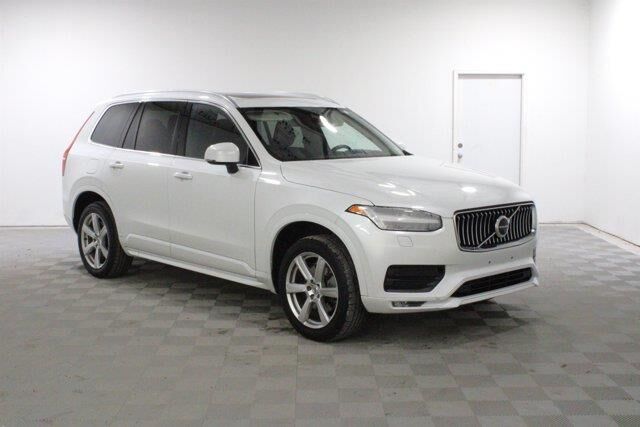 2020 Volvo XC90 T6 Momentum 7-Passenger