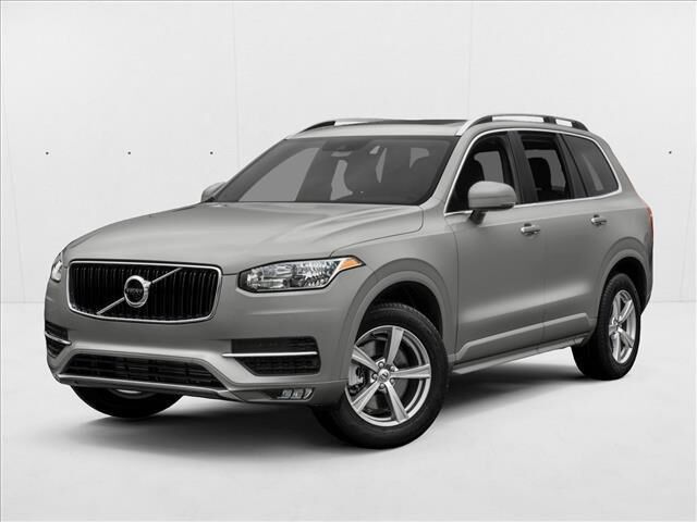 2017 Volvo XC90 T6 Momentum