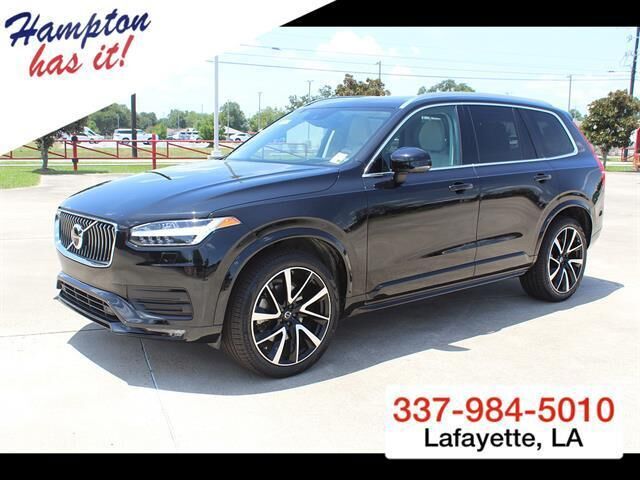 2022 Volvo XC90 T6 Momentum 7-Passenger