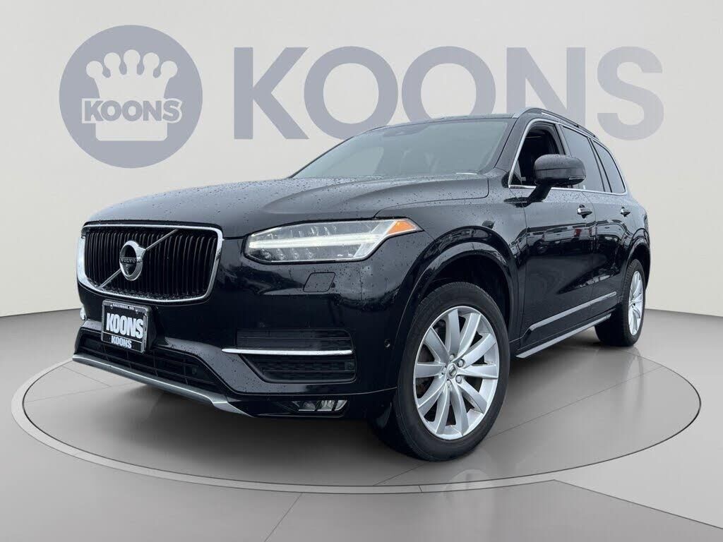 2017 Volvo XC90 T6 Momentum — photo 1 of 1