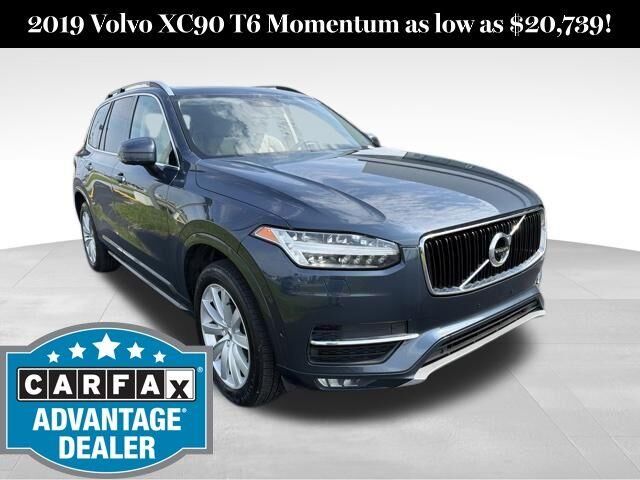 2019 Volvo XC90 T6 Momentum
