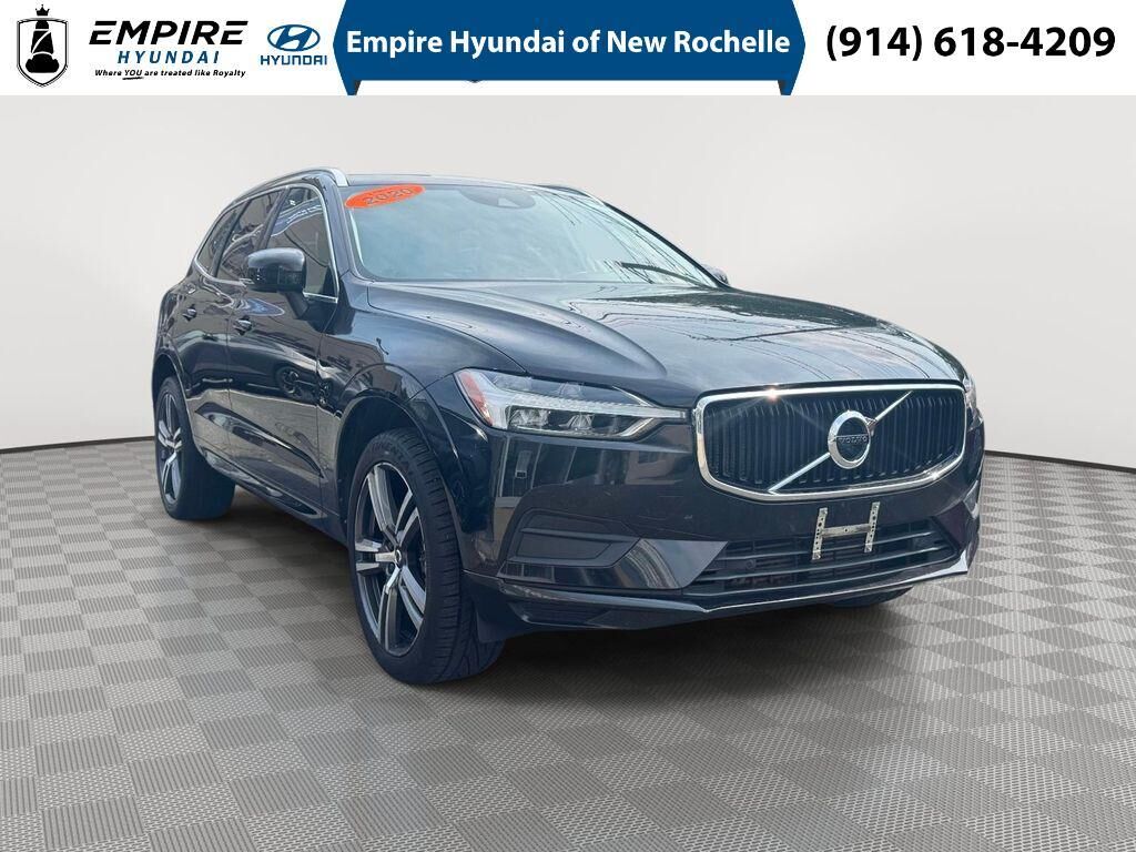 2020 Volvo XC60 T6 Momentum — photo 1 of 3