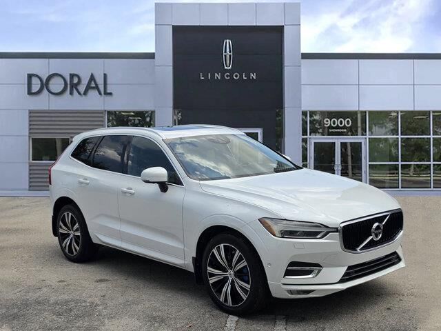 2018 Volvo XC60 T6 Momentum — photo 1 of 13