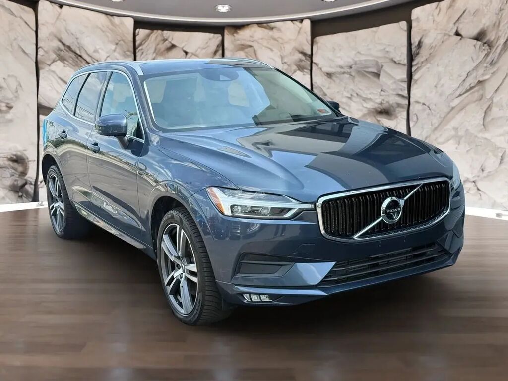 2021 Volvo XC60 T6 Momentum