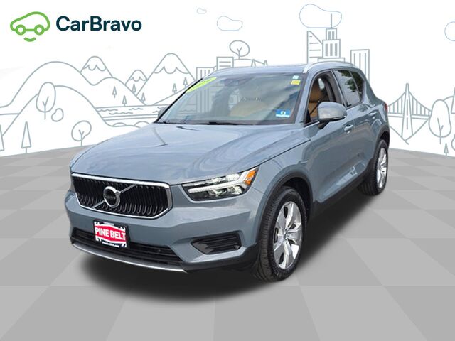 2020 Volvo XC40 T4 Momentum