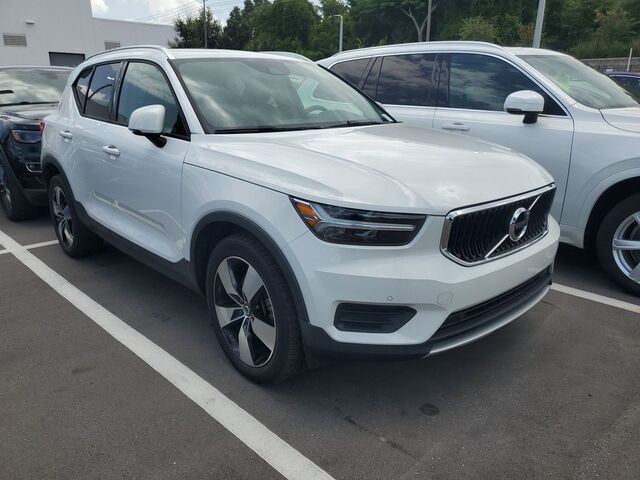 2020 Volvo XC40 Momentum