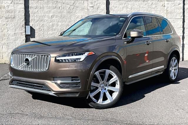 2017 Volvo XC90 T8 eAWD Inscription