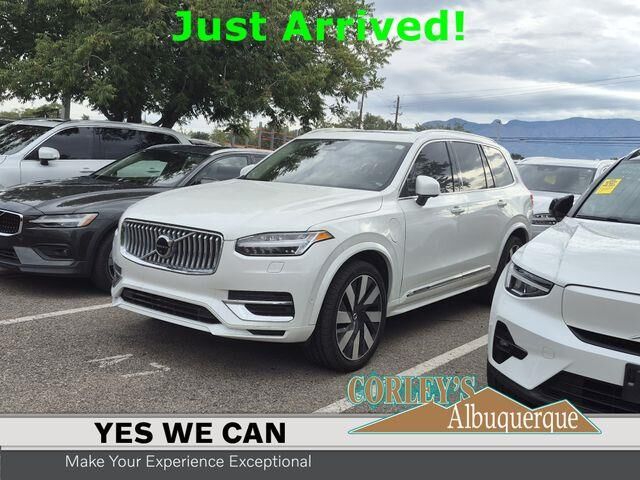 2023 Volvo XC90 Recharge T8 Ultimate Bright Theme 7P