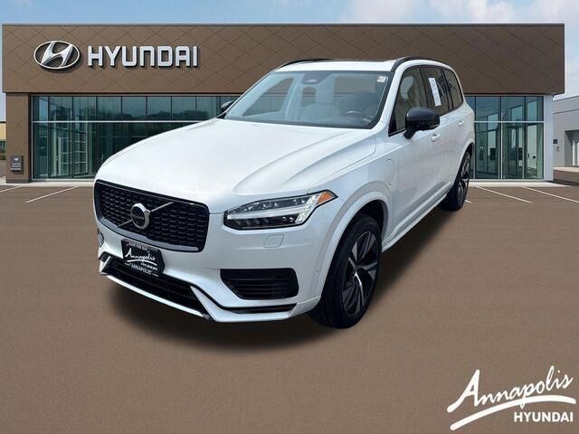 2023 Volvo XC90 Recharge T8 Plus Dark Theme
