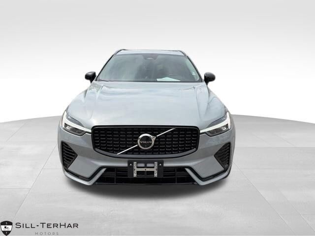 2024 Volvo XC60 Recharge T8 Ultimate Dark Theme