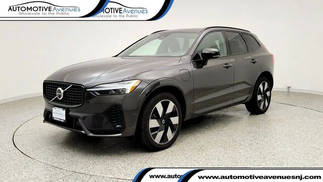 2024 Volvo XC60 Recharge T8 Ultimate Dark Theme