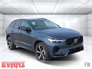 2023 Volvo XC60 Recharge Plug-In Hybrid Ultimate Dark Theme