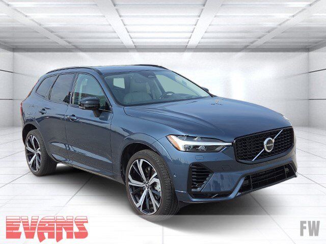 2023 Volvo XC60 Recharge Plug-In Hybrid Ultimate Dark Theme