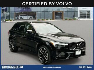 2023 Volvo XC60 Recharge T8 Ultimate Dark Theme