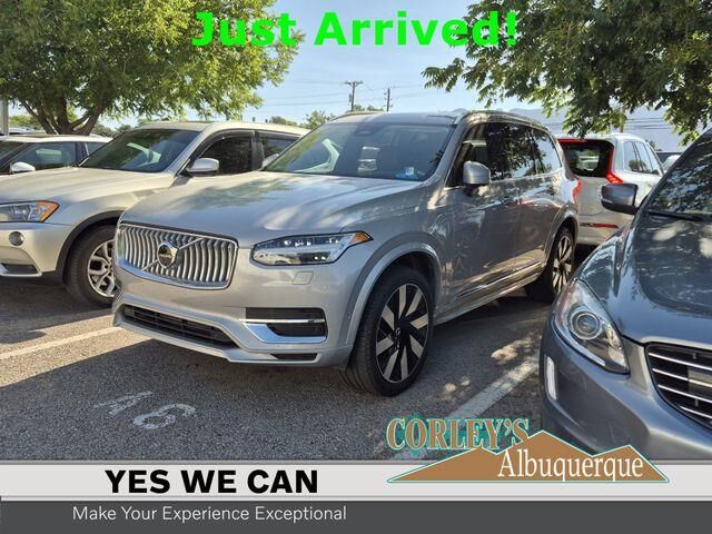 2025 Volvo XC90 T8 Ultra Bright Theme 7P
