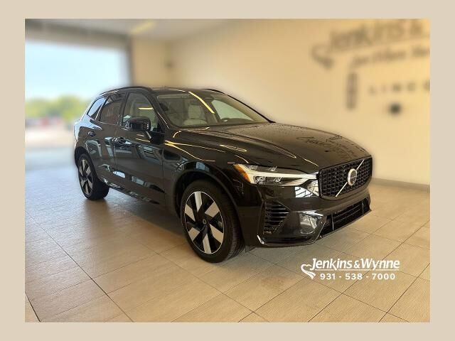 2025 Volvo XC60 T8 Plus Dark Theme