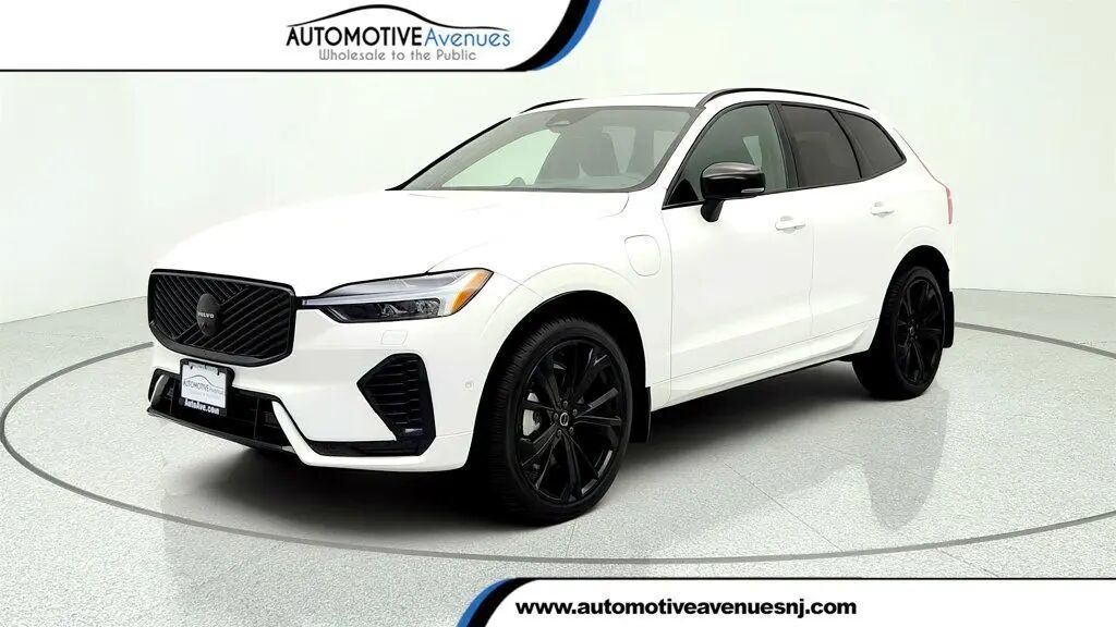 2026 Volvo XC60 T8 Ultra Black Edition