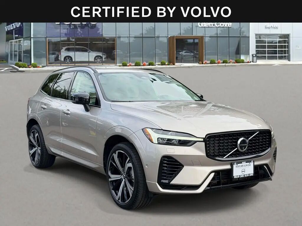 2025 Volvo XC60 T8 Ultra Dark Theme — photo 1 of 13