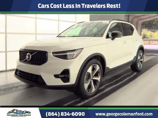 2023 Volvo XC40 B4 Ultimate Dark Theme