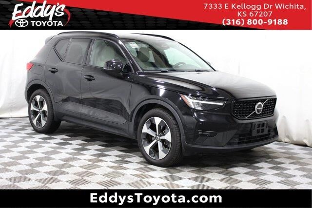 2023 Volvo XC40 B4 Ultimate Dark Theme