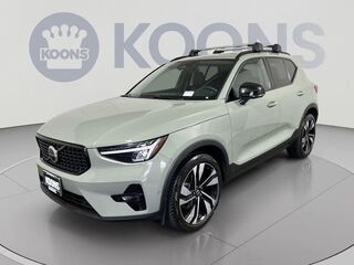 2023 Volvo XC40 B4 Ultimate Dark Theme