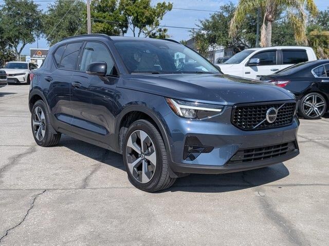 2026 Volvo XC40 B4 Plus