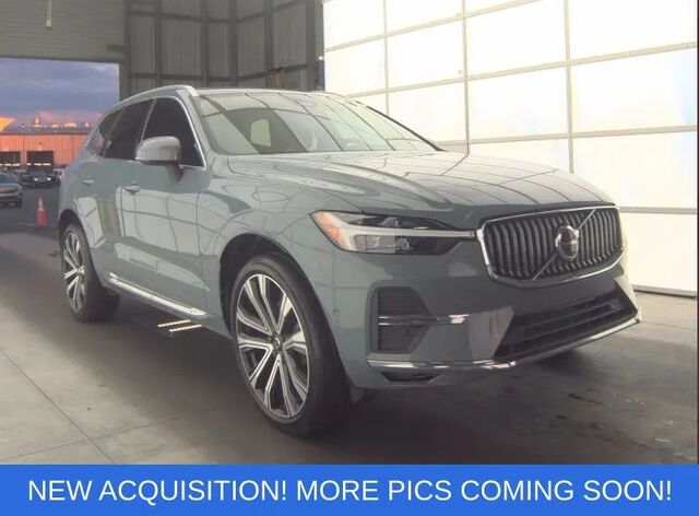 2023 Volvo XC60 B5 Ultimate Bright Theme