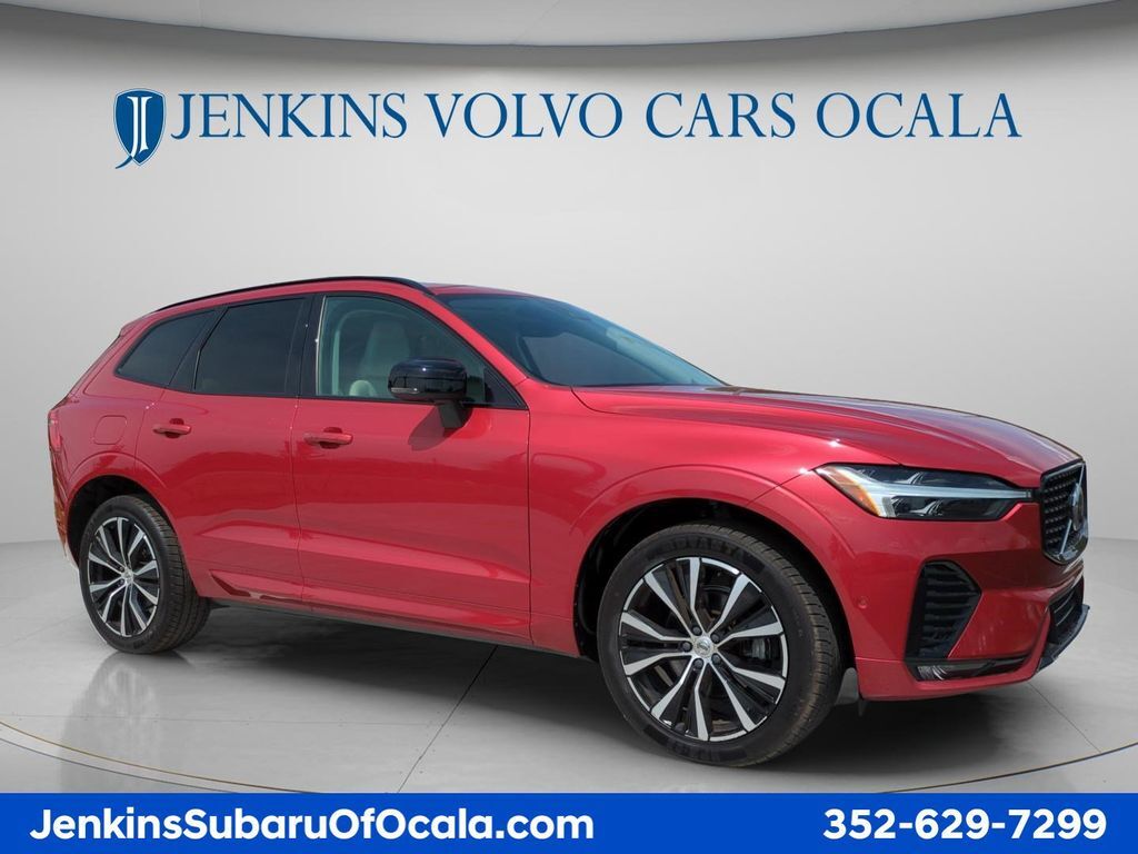 2023 Volvo XC60 B5 Plus Dark Theme — photo 1 of 13