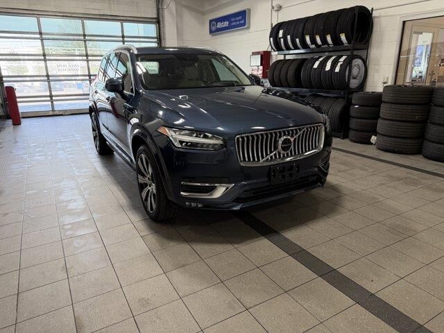 2023 Volvo XC60 B5 Ultimate Bright Theme