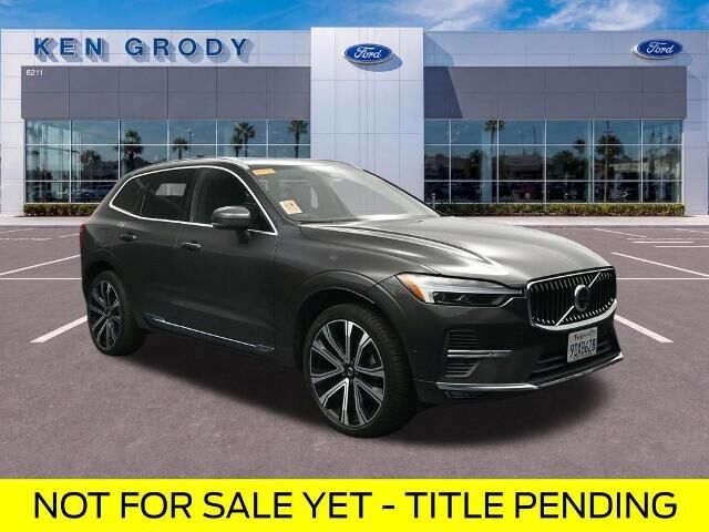 2023 Volvo XC60 B5 Ultimate Bright Theme