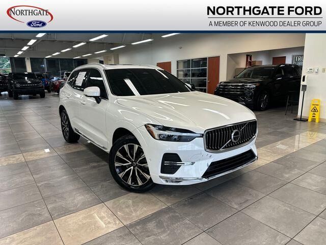 2023 Volvo XC60 B5 Plus Bright Theme — photo 1 of 13