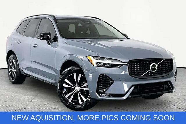 2024 Volvo XC60 B5 Core Dark Theme